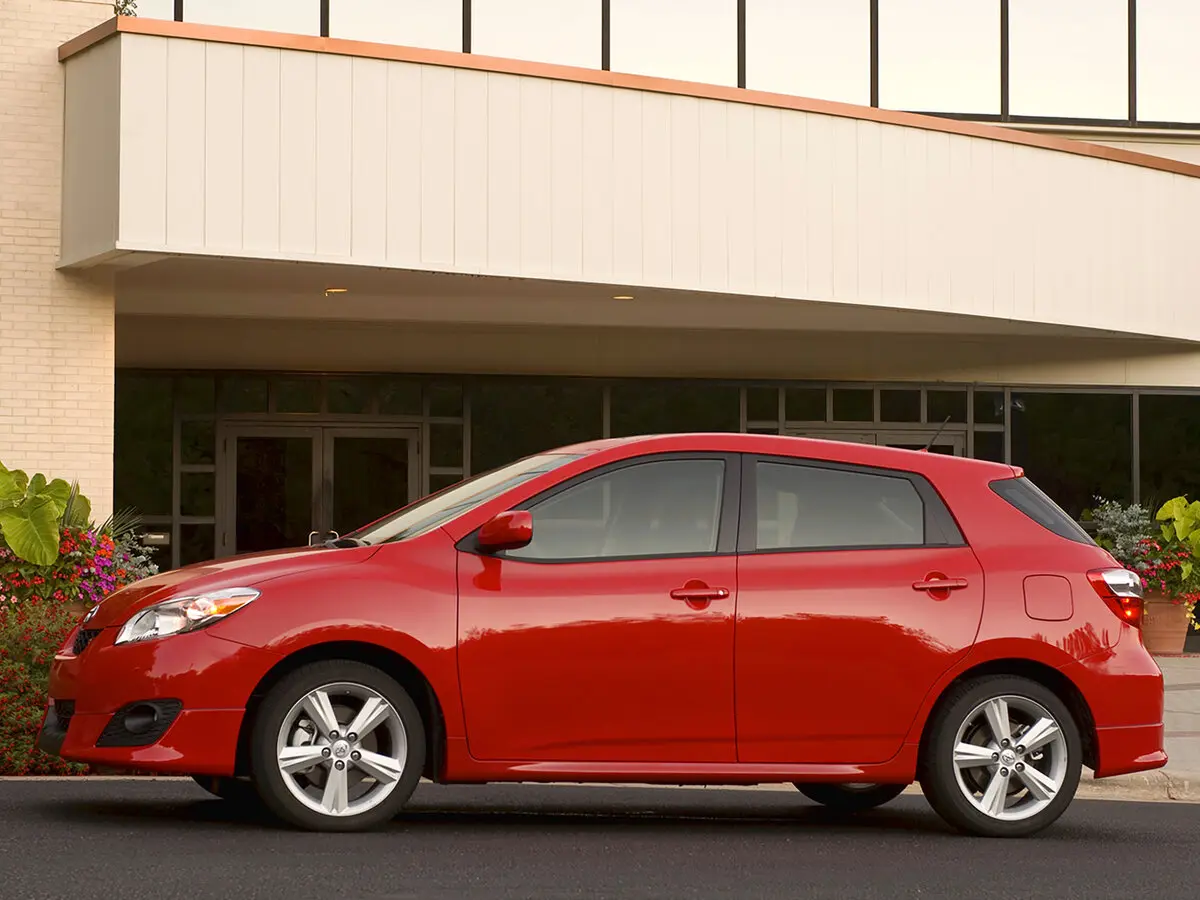 Toyota Matrix II (E140) Хэтчбек 5 дв. — 照片 2