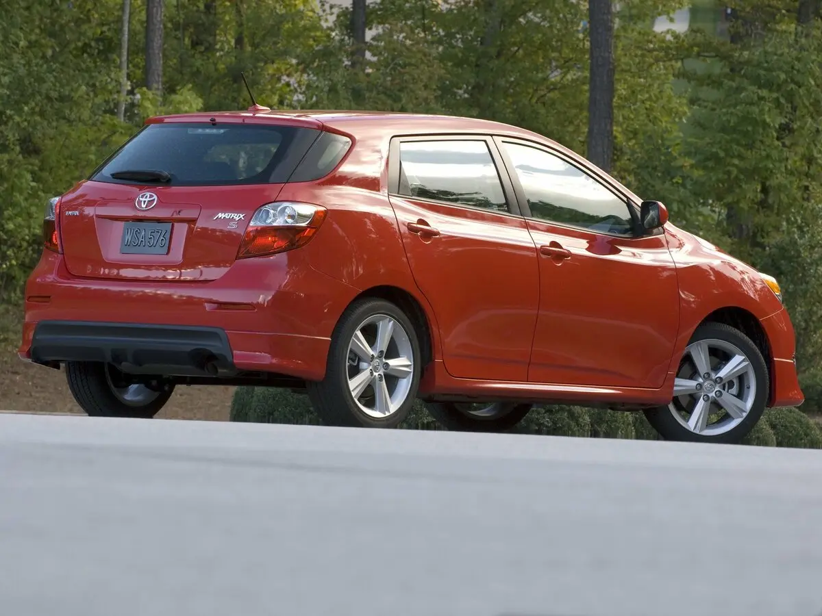 Toyota Matrix II (E140) Хэтчбек 5 дв. — 照片 4