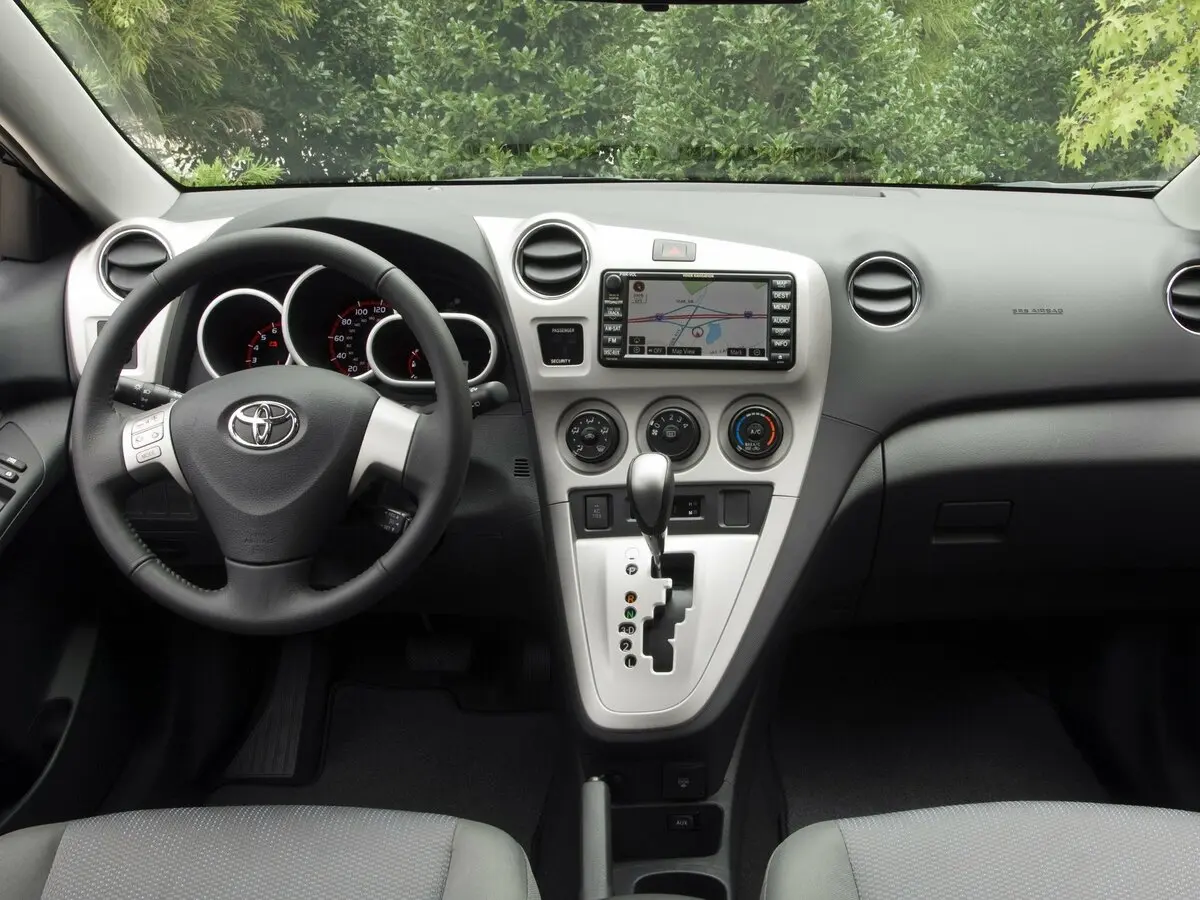 Toyota Matrix II (E140) Хэтчбек 5 дв. — 照片 5
