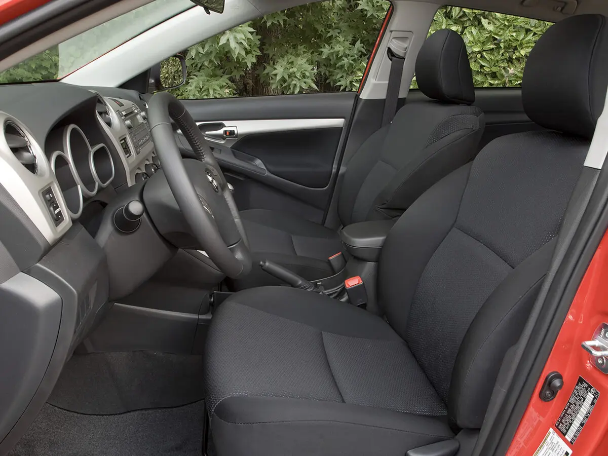 Toyota Matrix II (E140) Хэтчбек 5 дв. — 照片 6