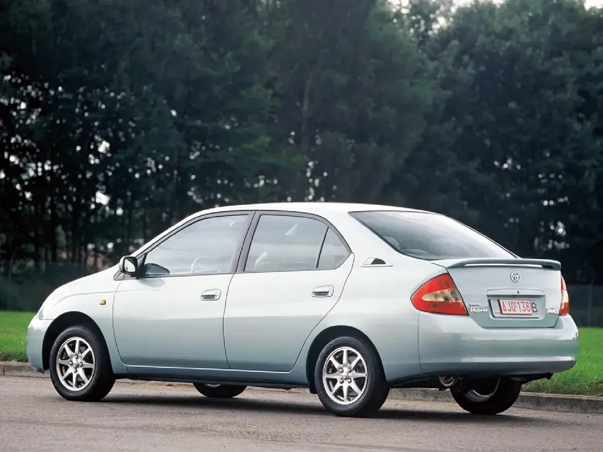 Toyota Prius I Рестайлинг (XW10) Седан — фото 4