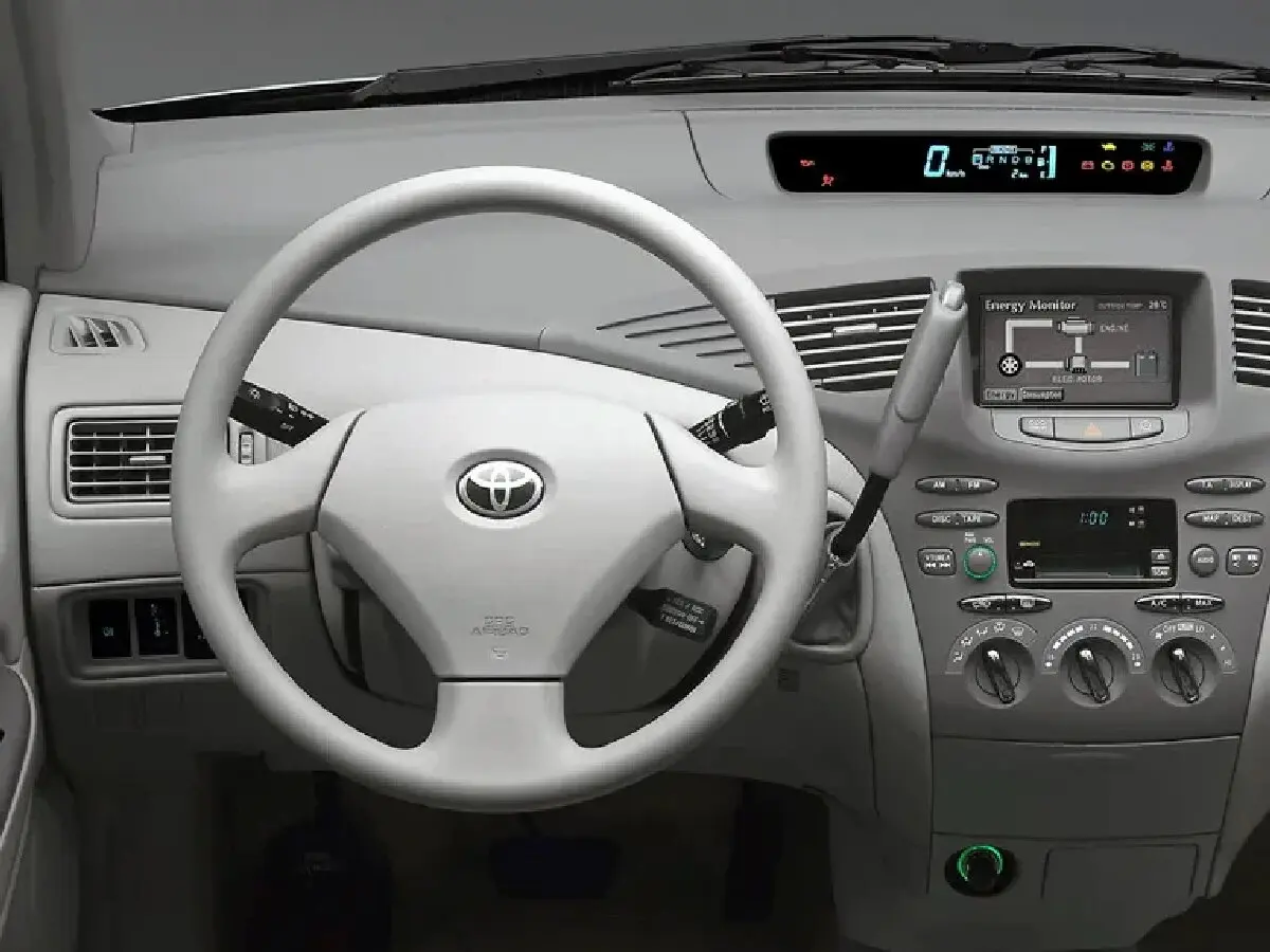 Toyota Prius I Рестайлинг (XW10) Седан — фото 7