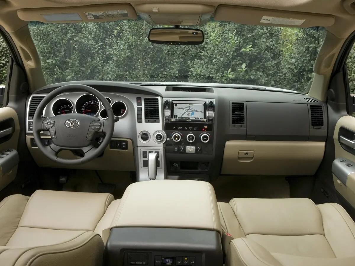 Toyota Sequoia II Внедорожник 5 дв. — фото 6