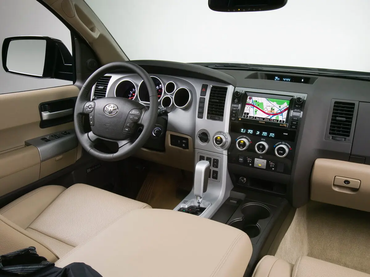 Toyota Sequoia II Внедорожник 5 дв. — фото 7