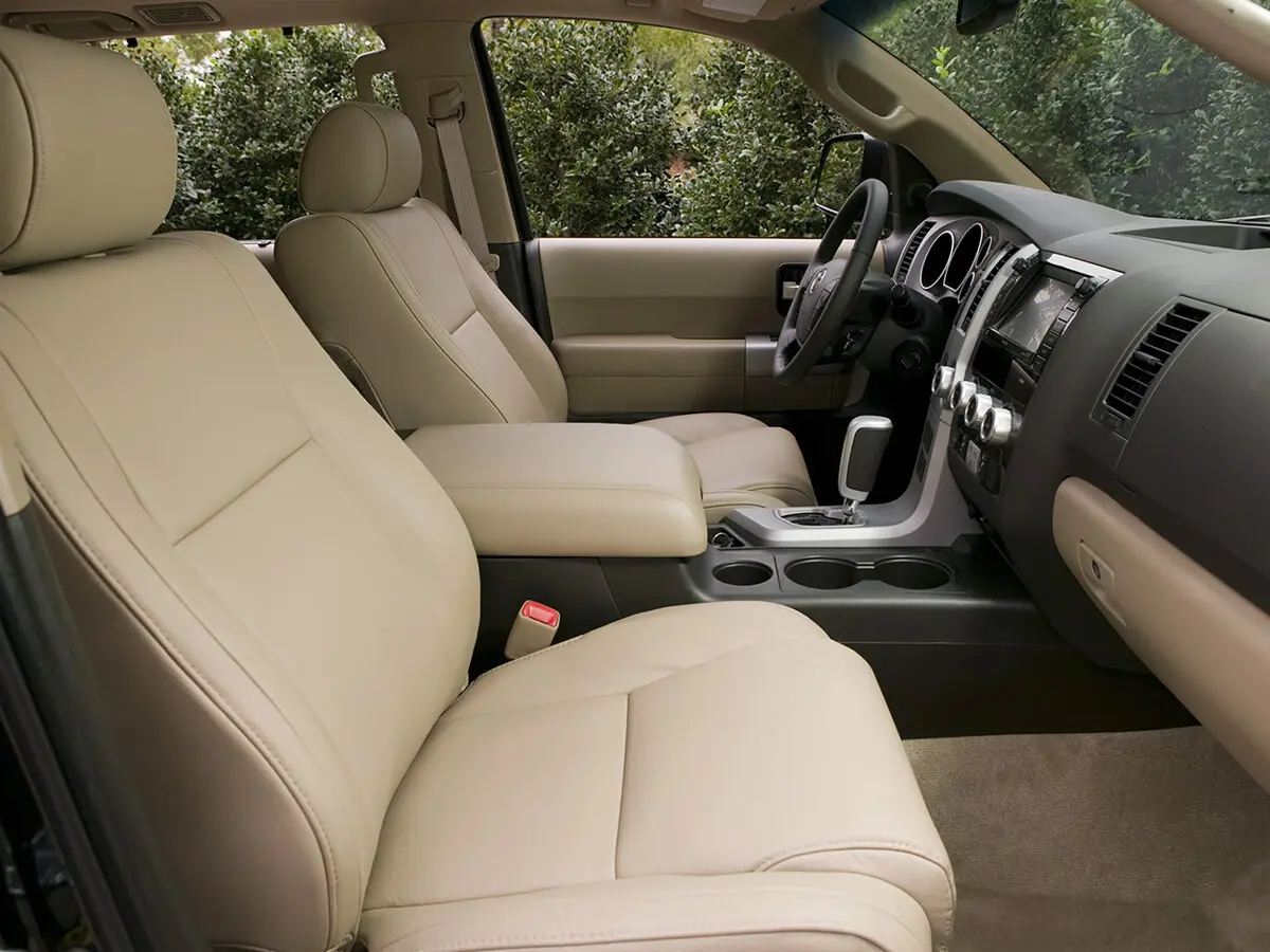Toyota Sequoia II Внедорожник 5 дв. — фото 8