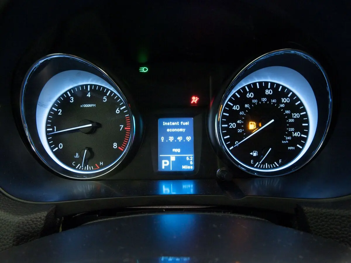 Suzuki Kizashi 2009 – 2014 Седан — 照片 8