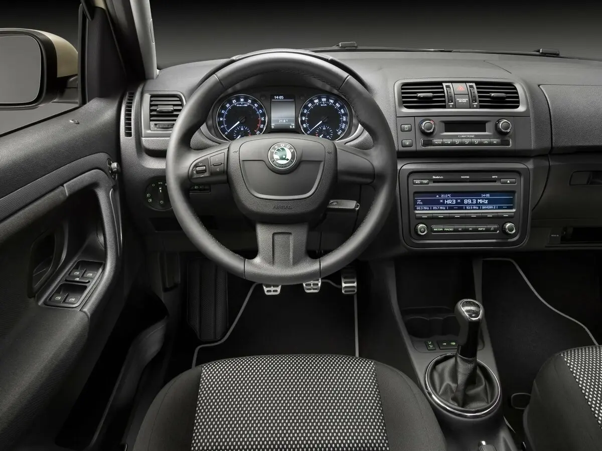 Skoda Roomster I Рестайлинг Компактвэн — сүрөт 5