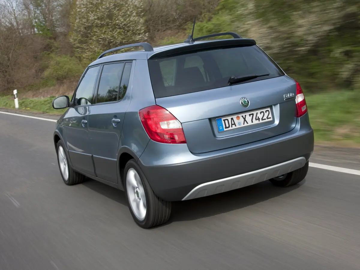 Skoda Fabia II Рестайлинг Хэтчбек 5 дв. Scout — фото 4