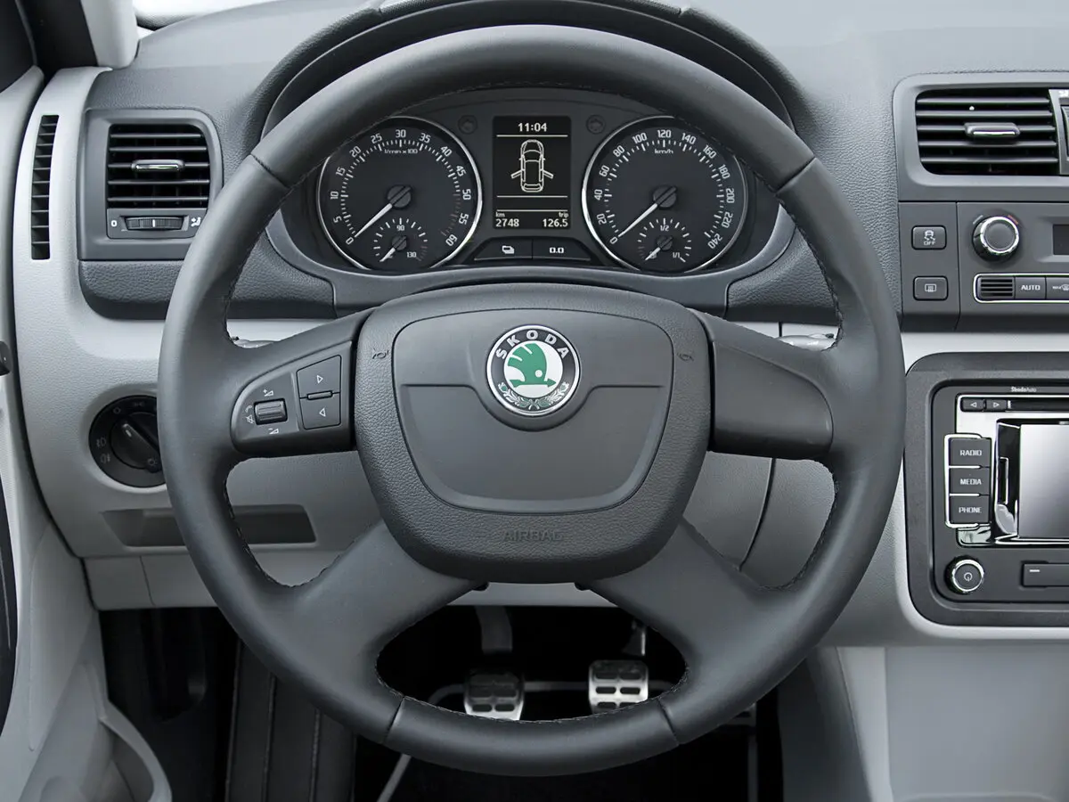 Skoda Fabia II Рестайлинг Хэтчбек 5 дв. Scout — фото 9
