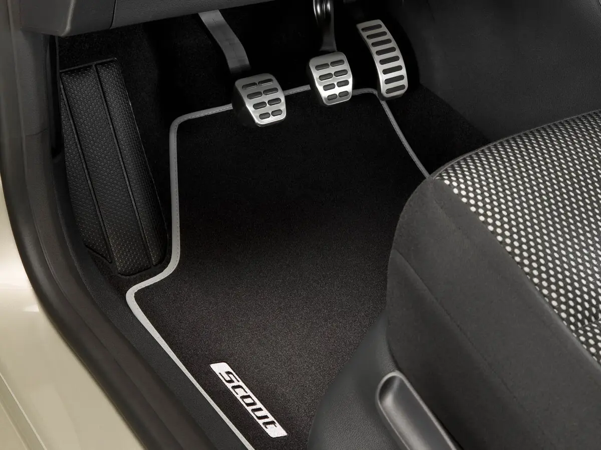 Skoda Roomster I Рестайлинг Компактвэн Scout — 照片 10