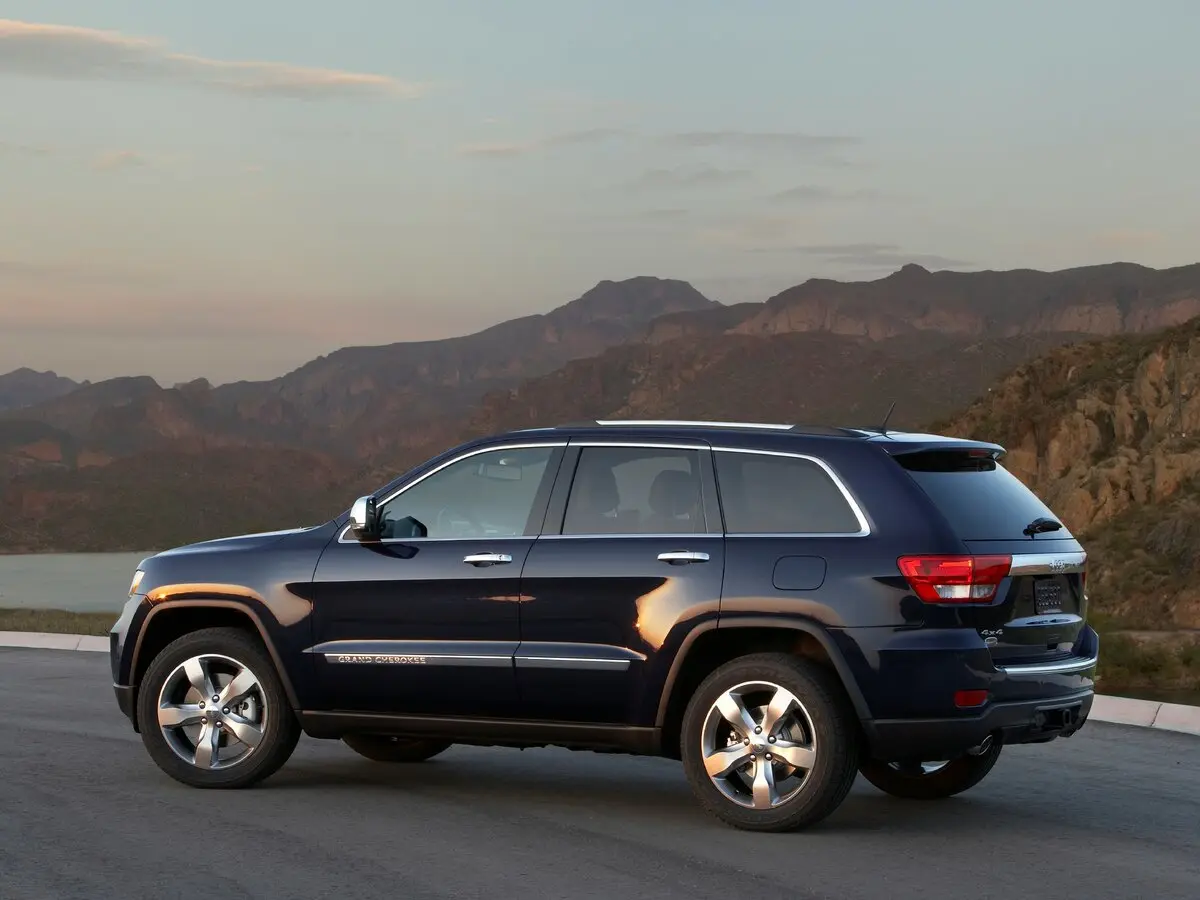 Jeep Grand Cherokee IV (WK2) Внедорожник 5 дв. — сүрөт 2