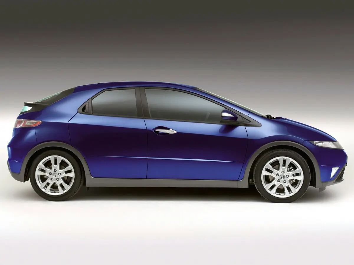 Honda Civic VIII Рестайлинг Хэтчбек 5 дв. — фото 2
