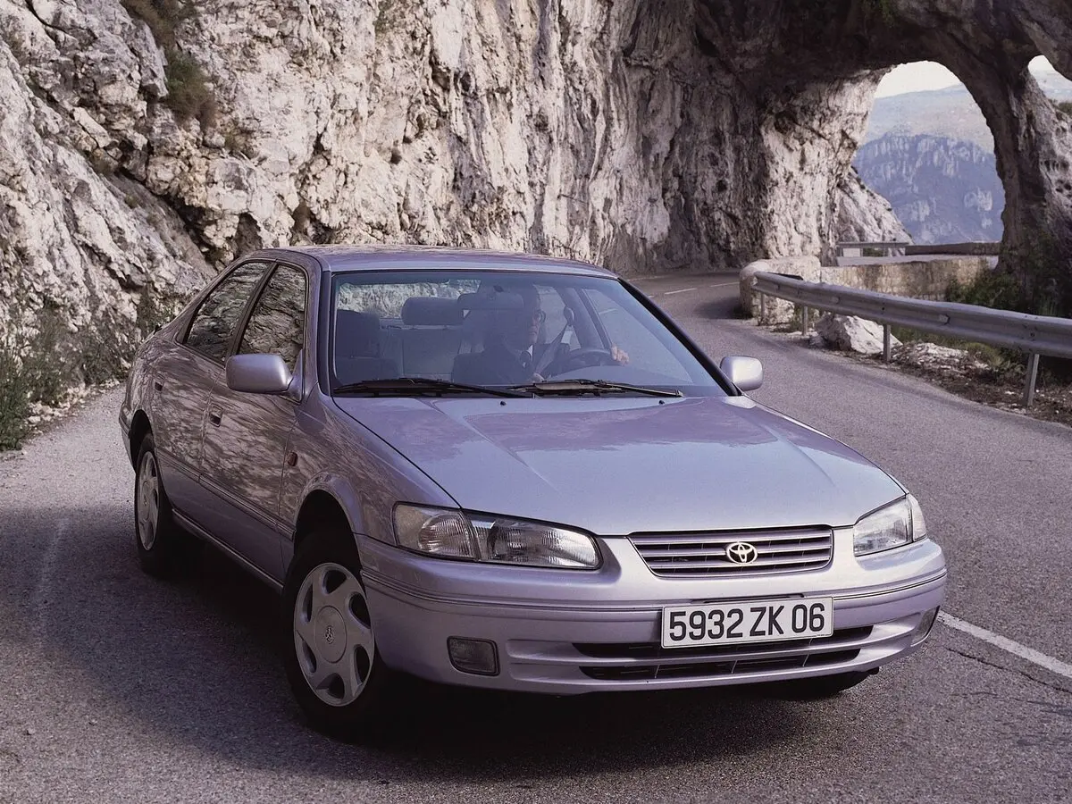 Toyota Camry IV (XV20) Седан — сүрөт 3