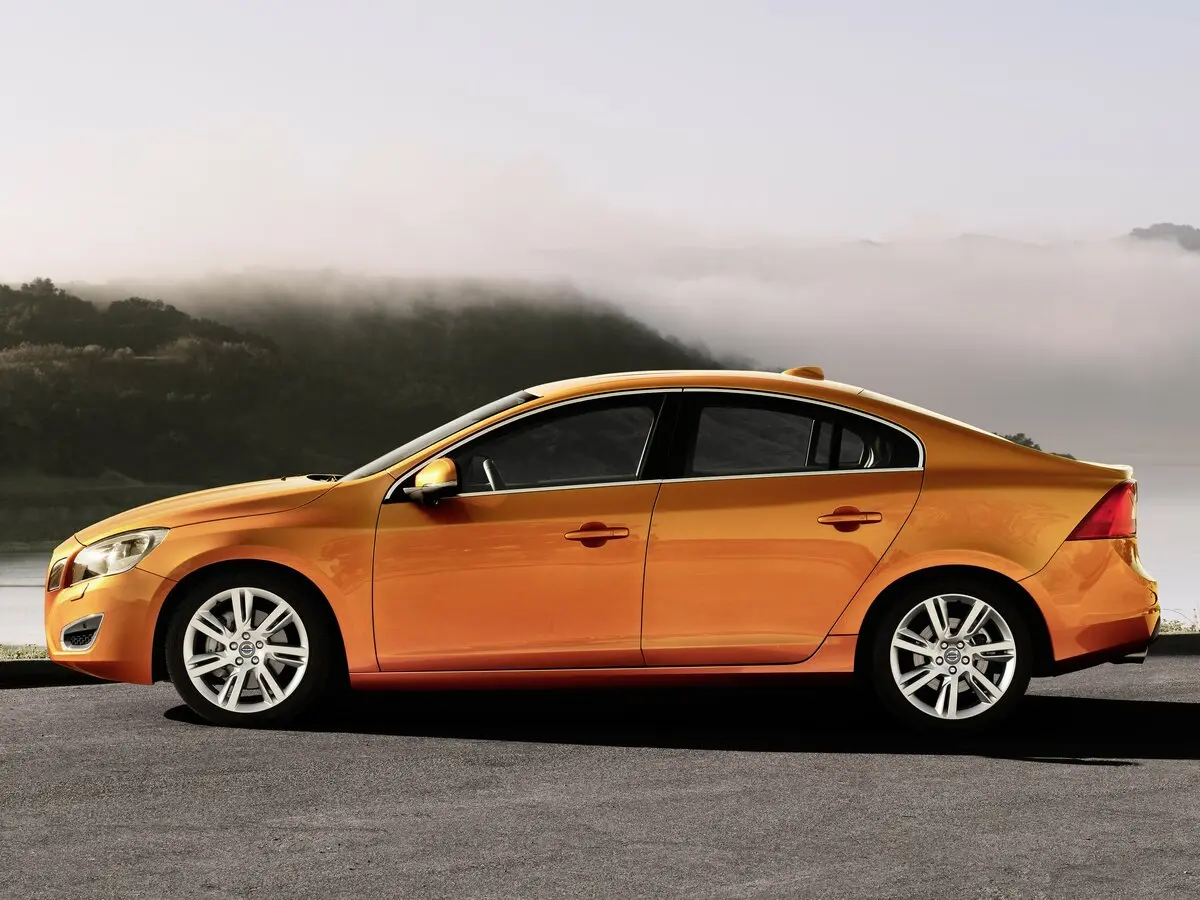 Volvo S60 II Седан — сүрөт 2
