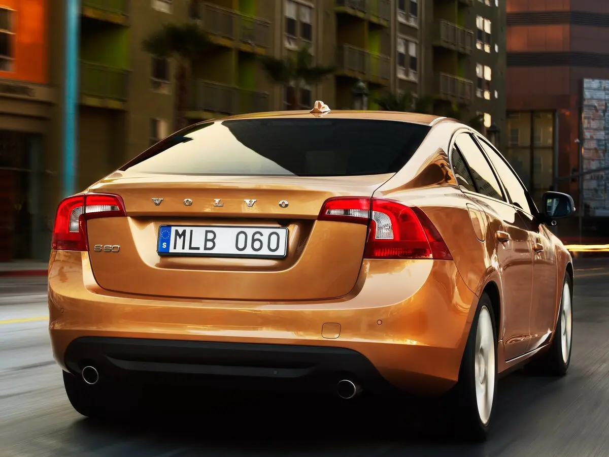 Volvo S60 II Седан — сүрөт 4