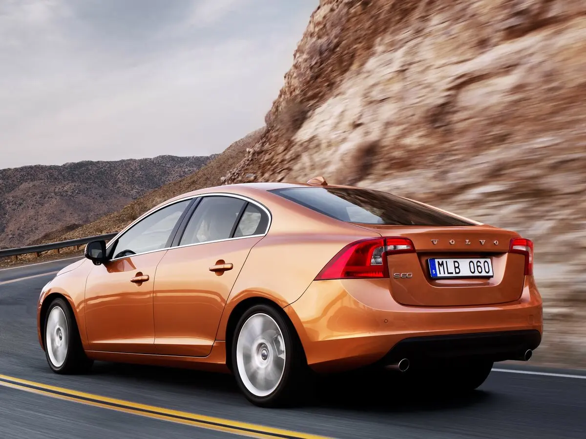Volvo S60 II Седан — сүрөт 5