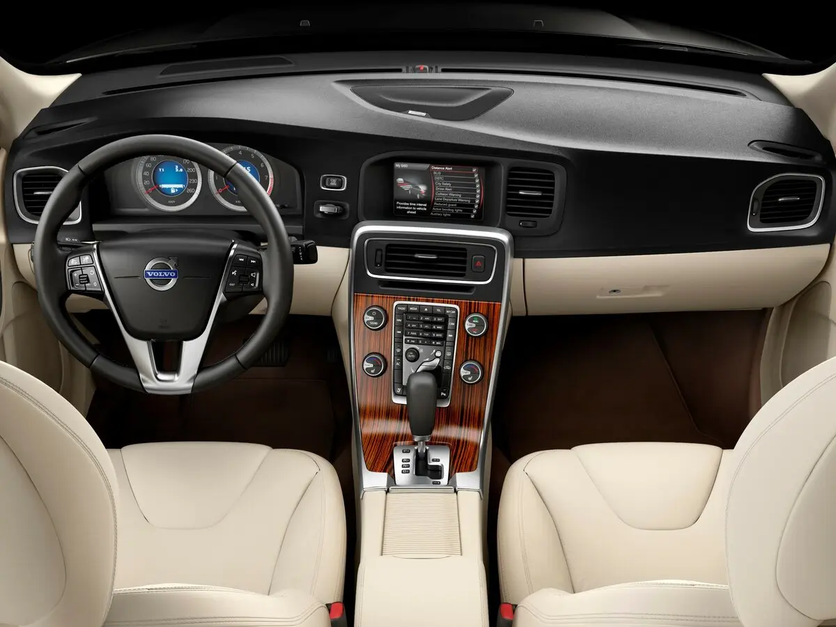 Volvo S60 II Седан — сүрөт 6