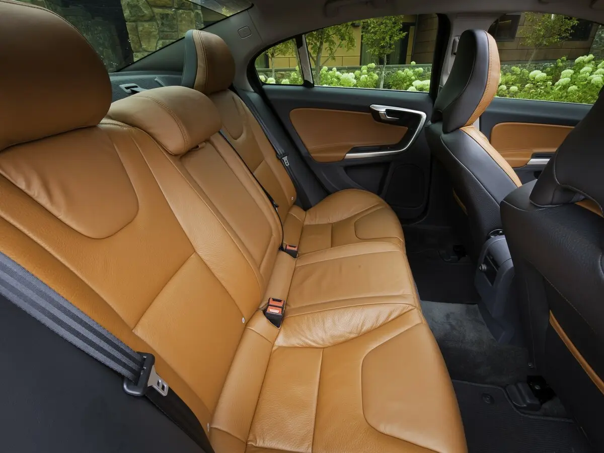 Volvo S60 II Седан — сүрөт 11