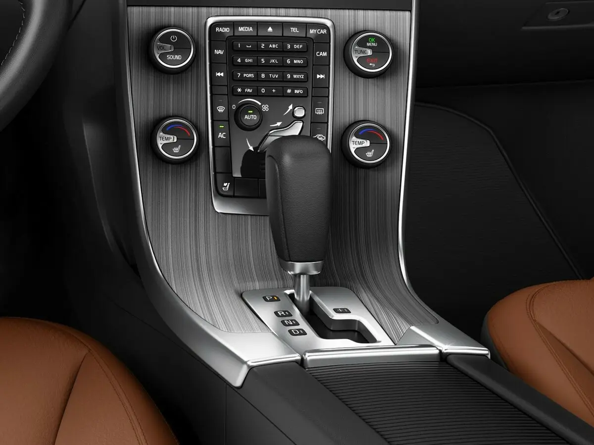 Volvo S60 II Седан — сүрөт 14