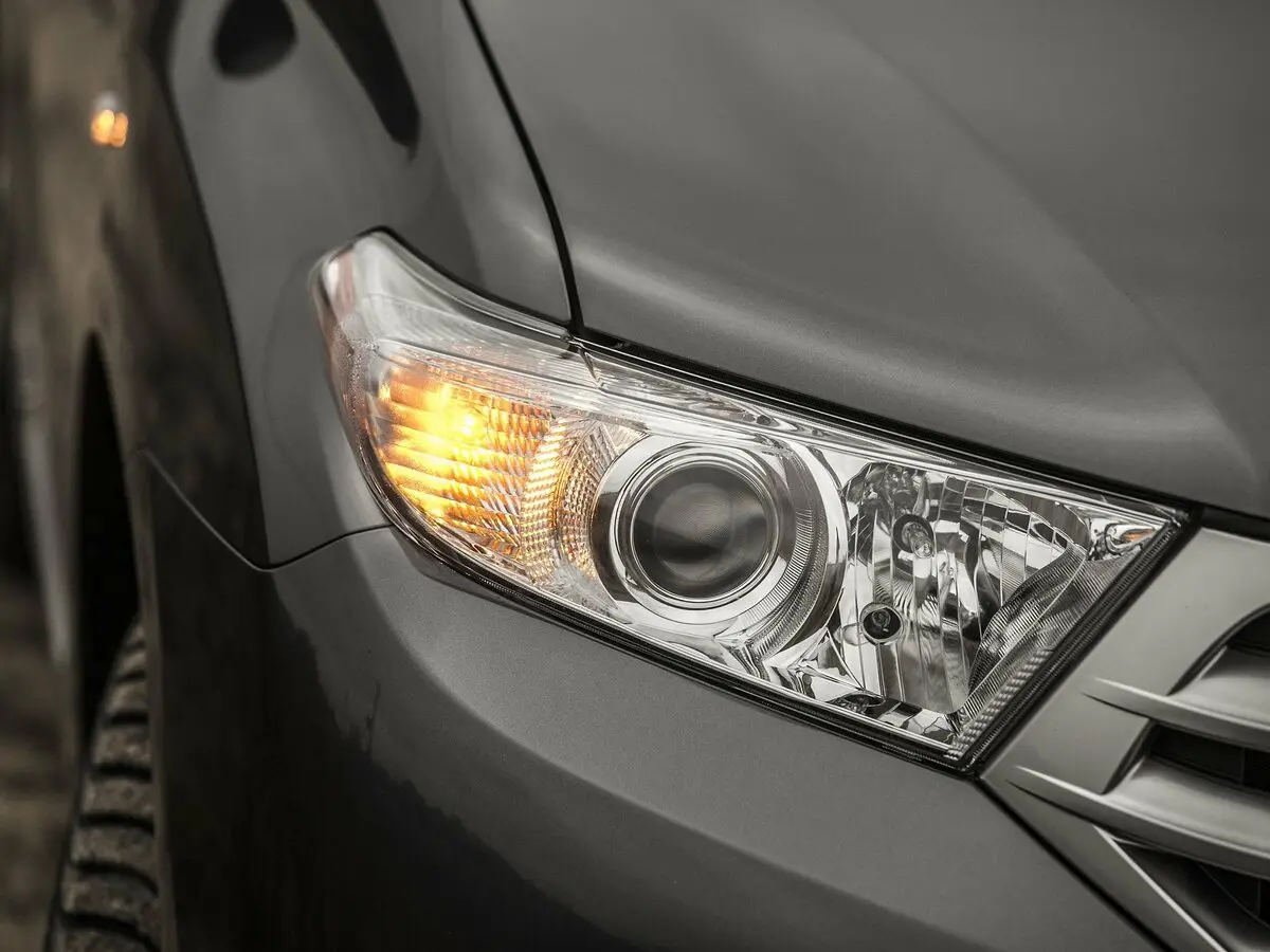 Toyota Highlander II (XU40) Рестайлинг Внедорожник 5 дв. — фото 21