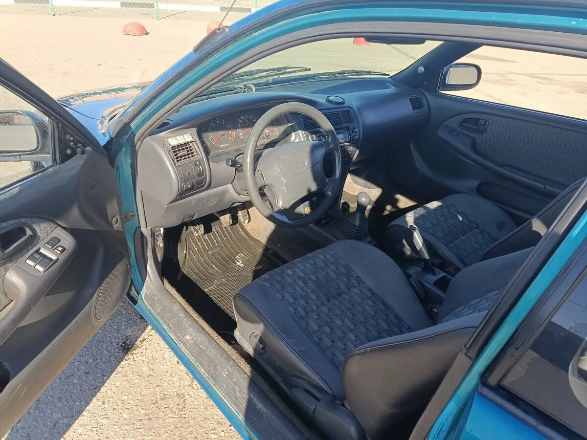 Toyota Corolla VII (E100) Хэтчбек 5 дв. — фото 8