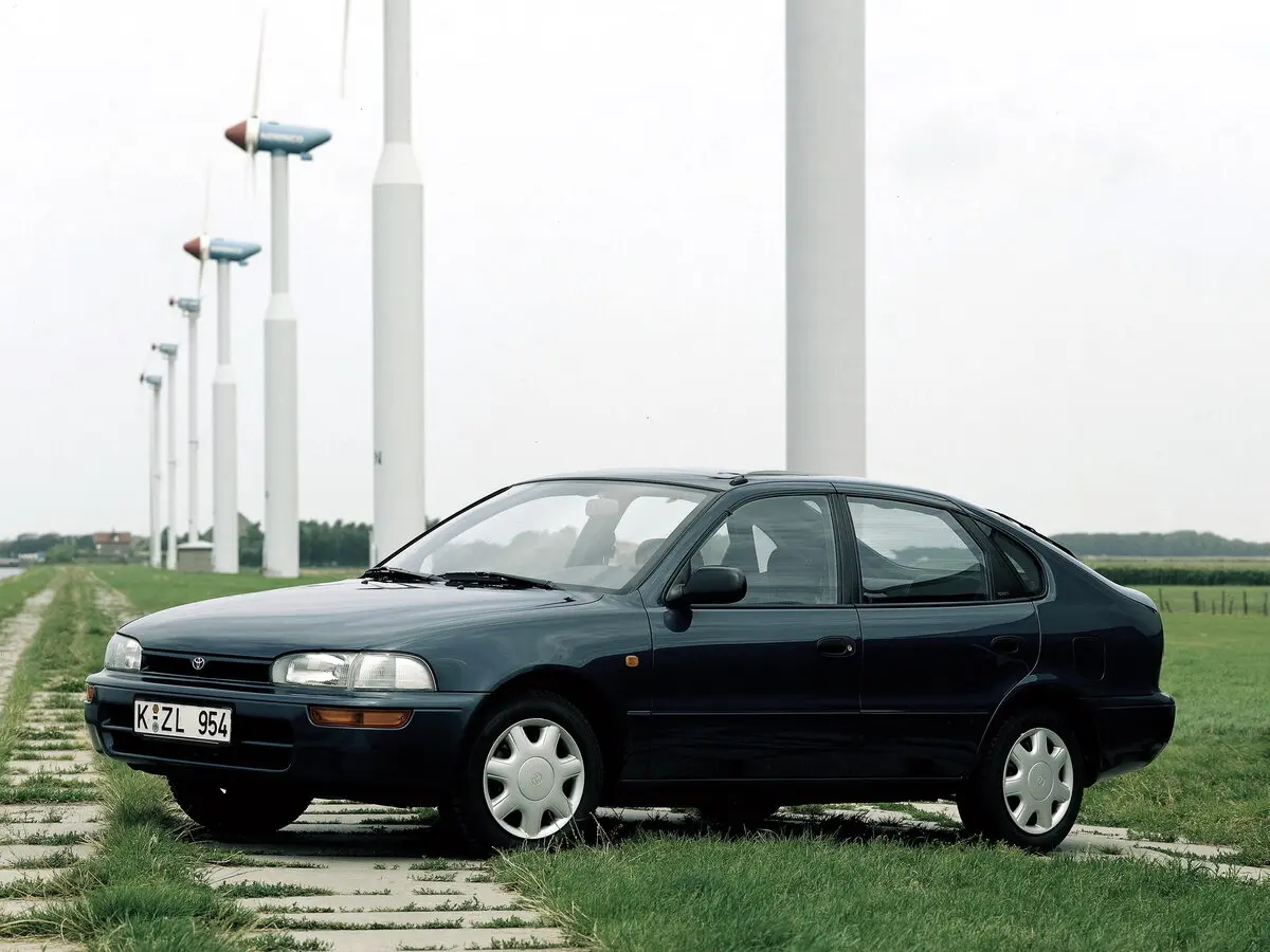 Toyota Corolla VII (E100) Лифтбек Liftback