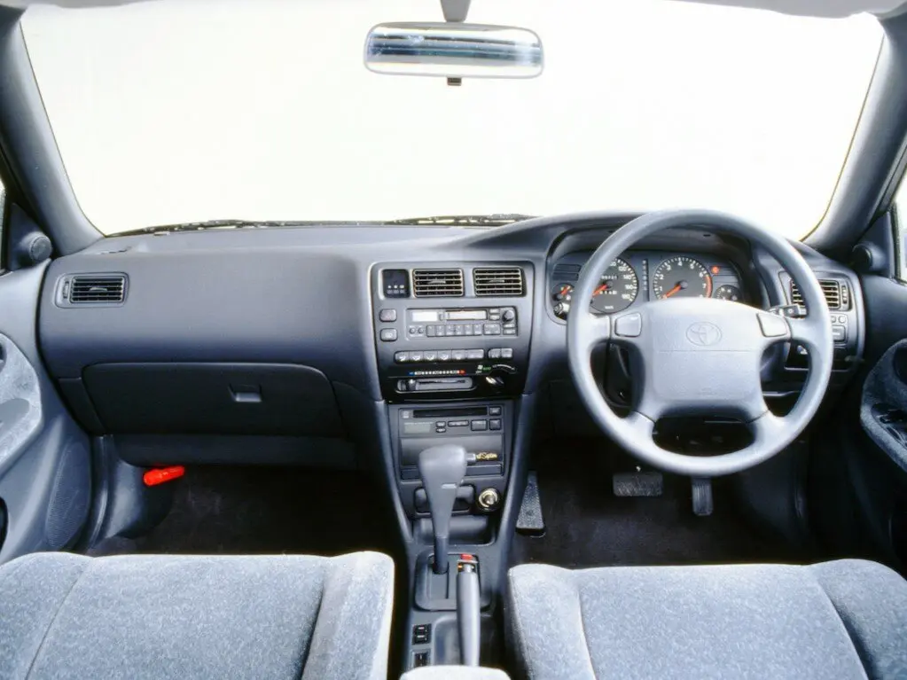 Toyota Corolla VII (E100) Седан — фото 5