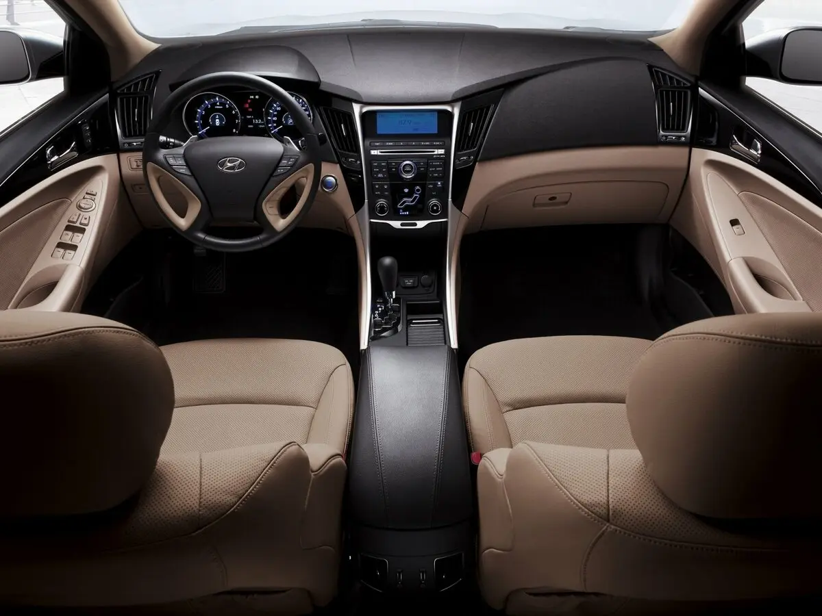 Hyundai Sonata VI (YF) Седан — фото 6