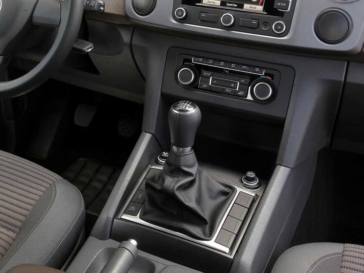 Volkswagen Amarok I Пикап Двойная кабина Double Cab — сүрөт 11