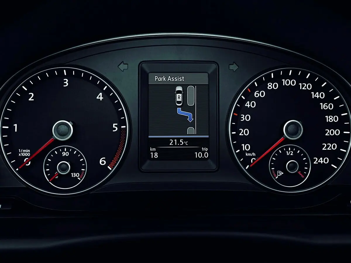Volkswagen Touran I Рестайлинг 2 Компактвэн — сүрөт 9
