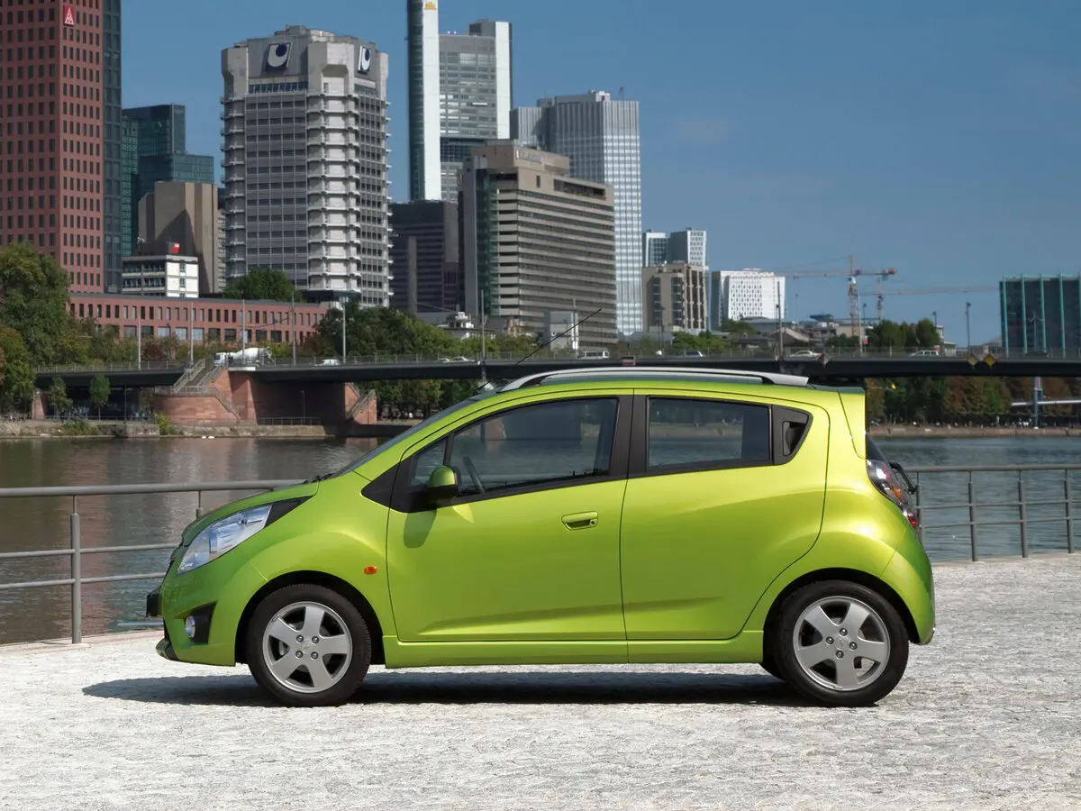 Chevrolet Spark III Хэтчбек 5 дв. — photo 2