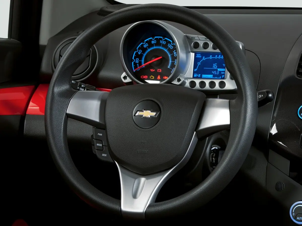 Chevrolet Spark III Хэтчбек 5 дв. — photo 9