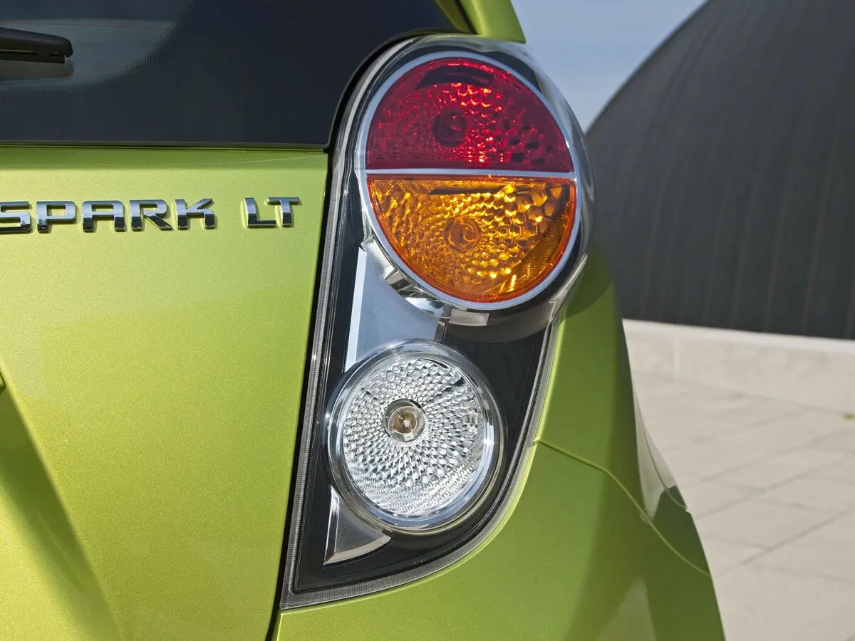 Chevrolet Spark III Хэтчбек 5 дв. — photo 15