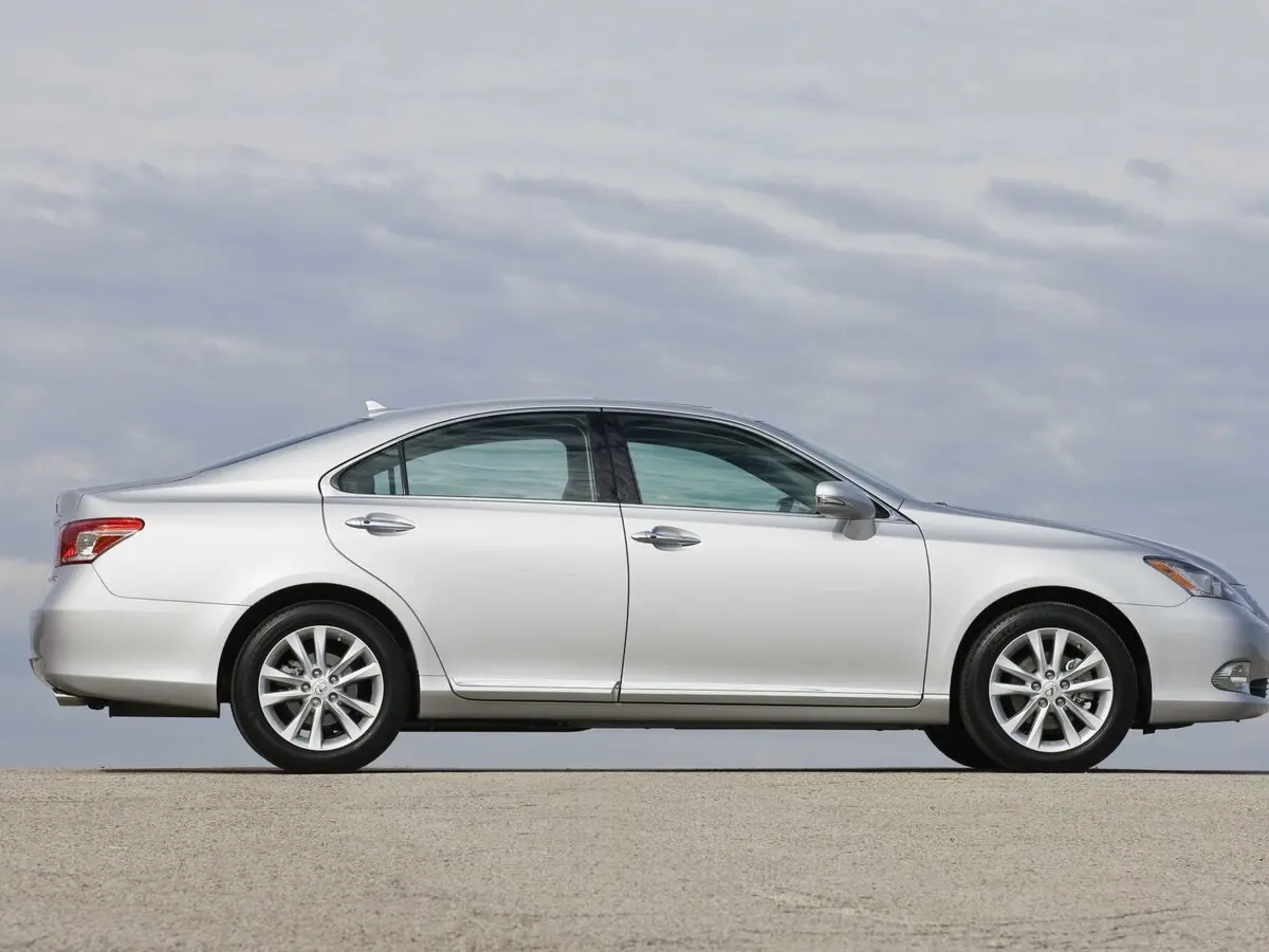 Lexus ES V Рестайлинг Седан — фото 2