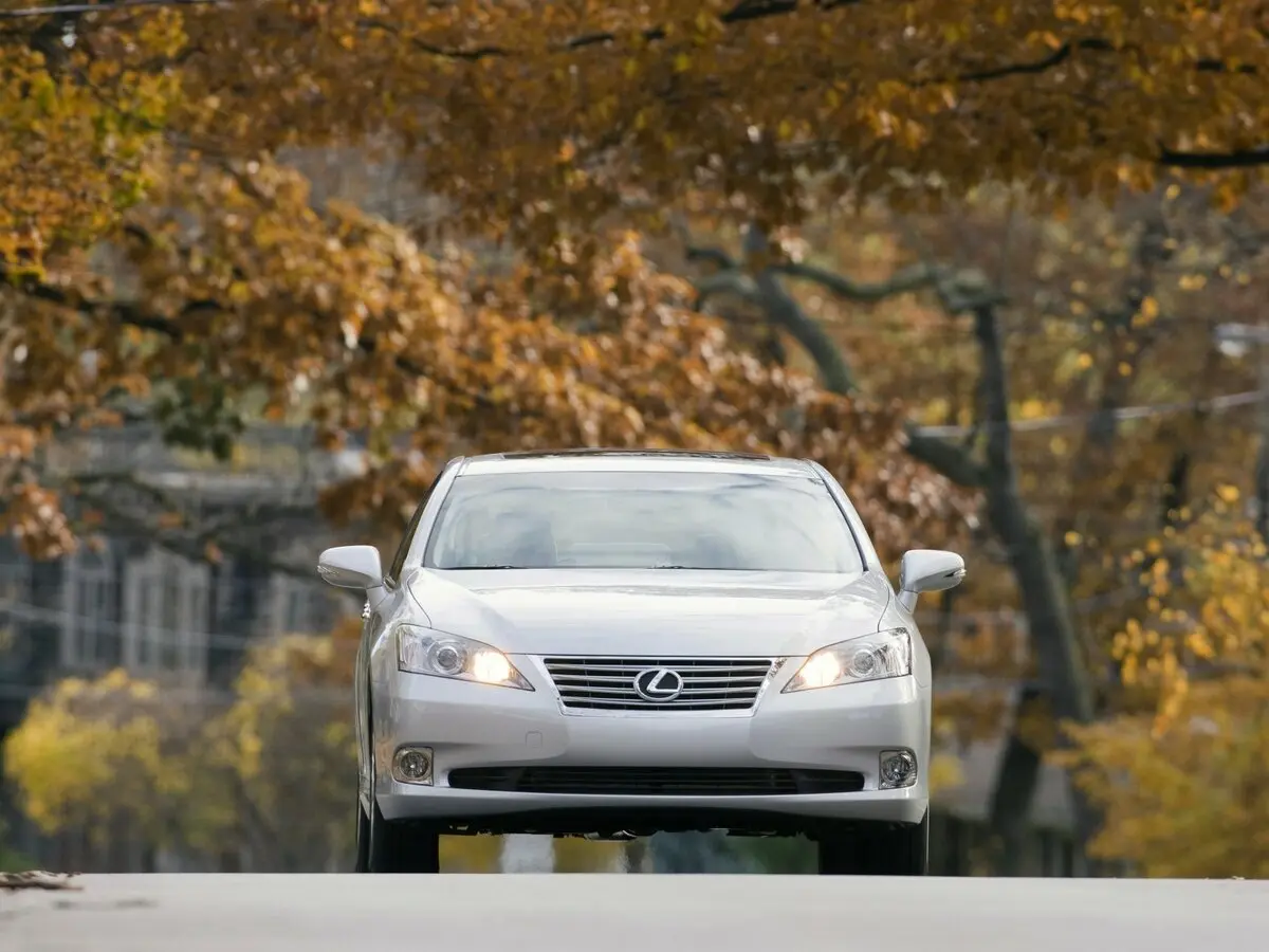 Lexus ES V Рестайлинг Седан — фото 3