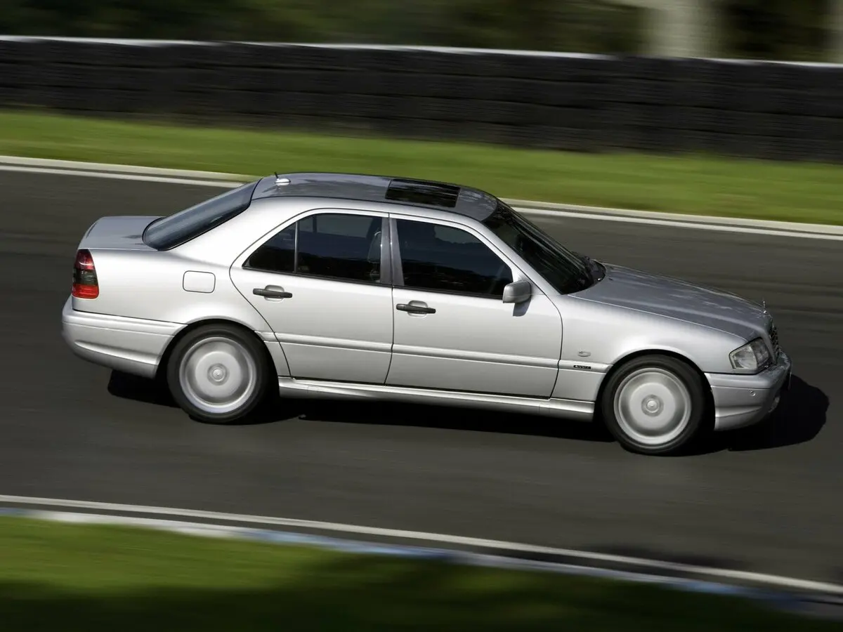 Mercedes-Benz C-Класс AMG I (W202) Рестайлинг Седан — сүрөт 2