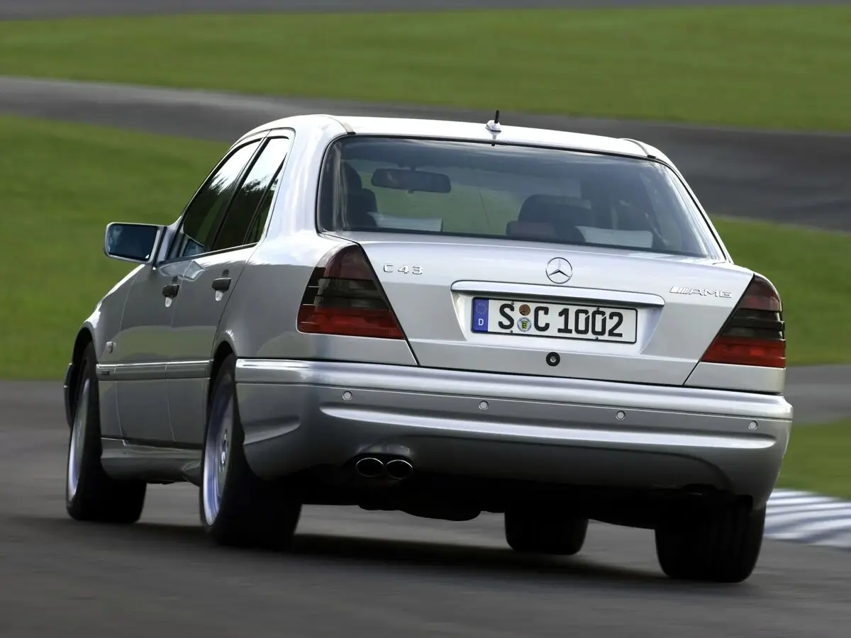 Mercedes-Benz C-Класс AMG I (W202) Рестайлинг Седан — сүрөт 4