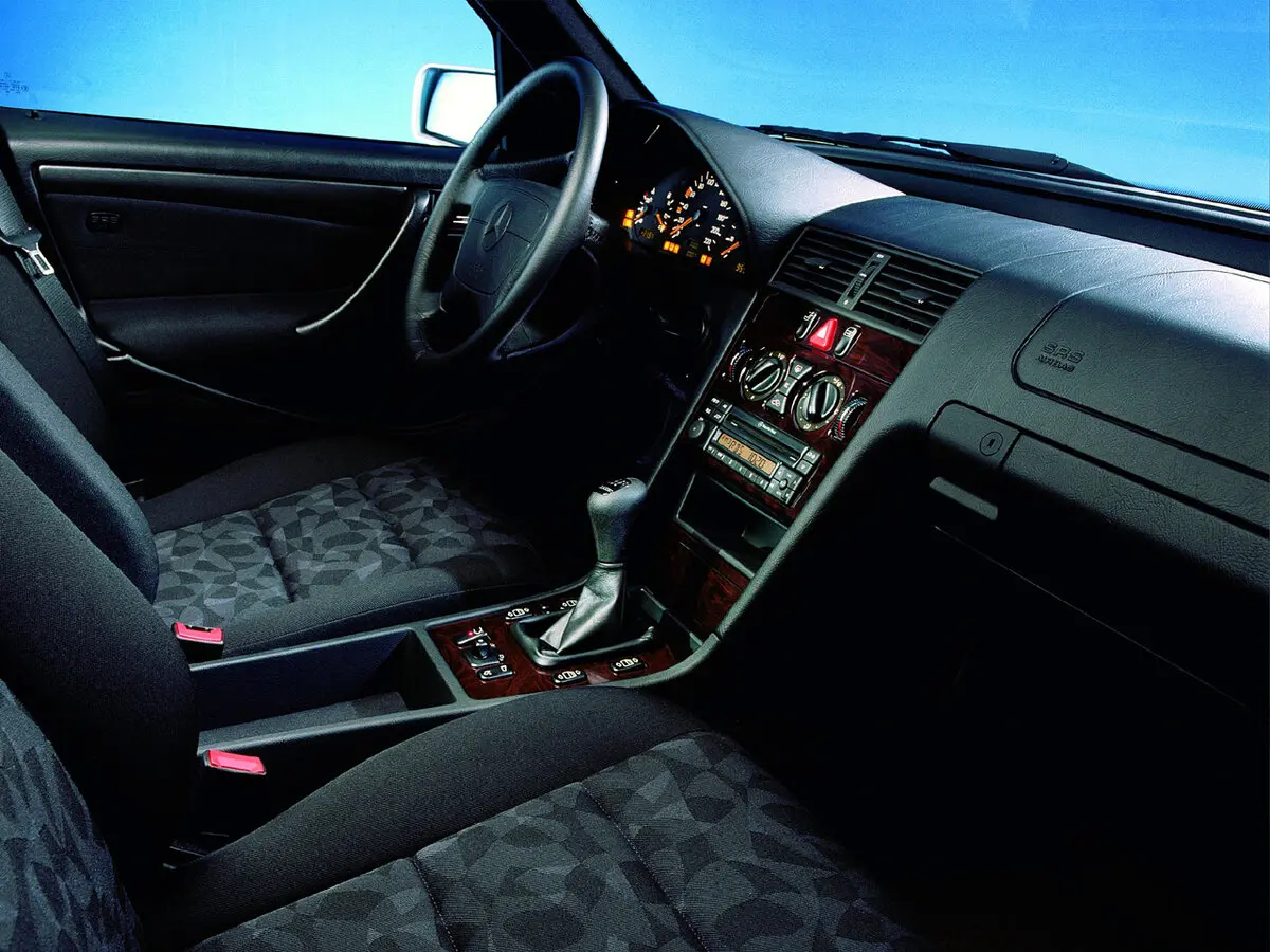 Mercedes-Benz C-Класс AMG I (W202) Рестайлинг Универсал 5 дв. — сүрөт 6