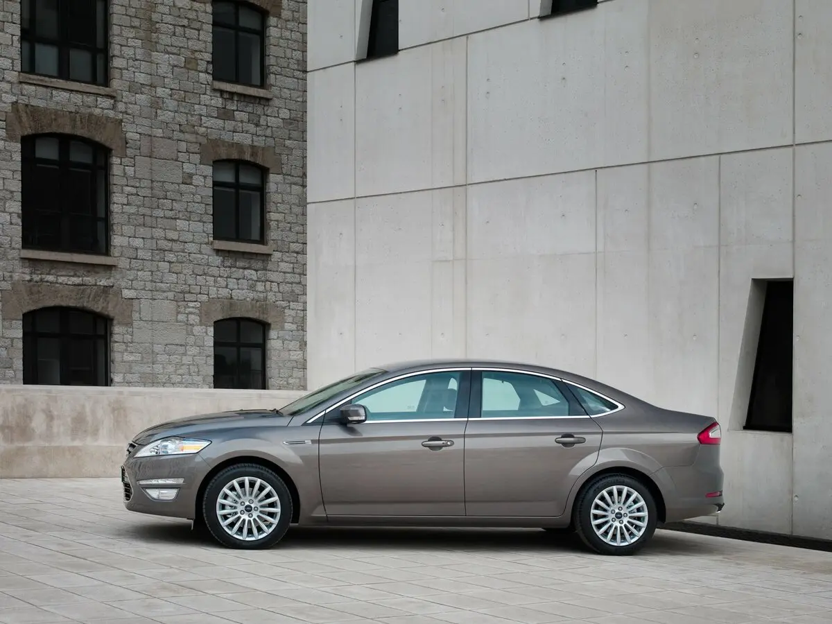 Ford Mondeo IV Рестайлинг Седан — фото 2