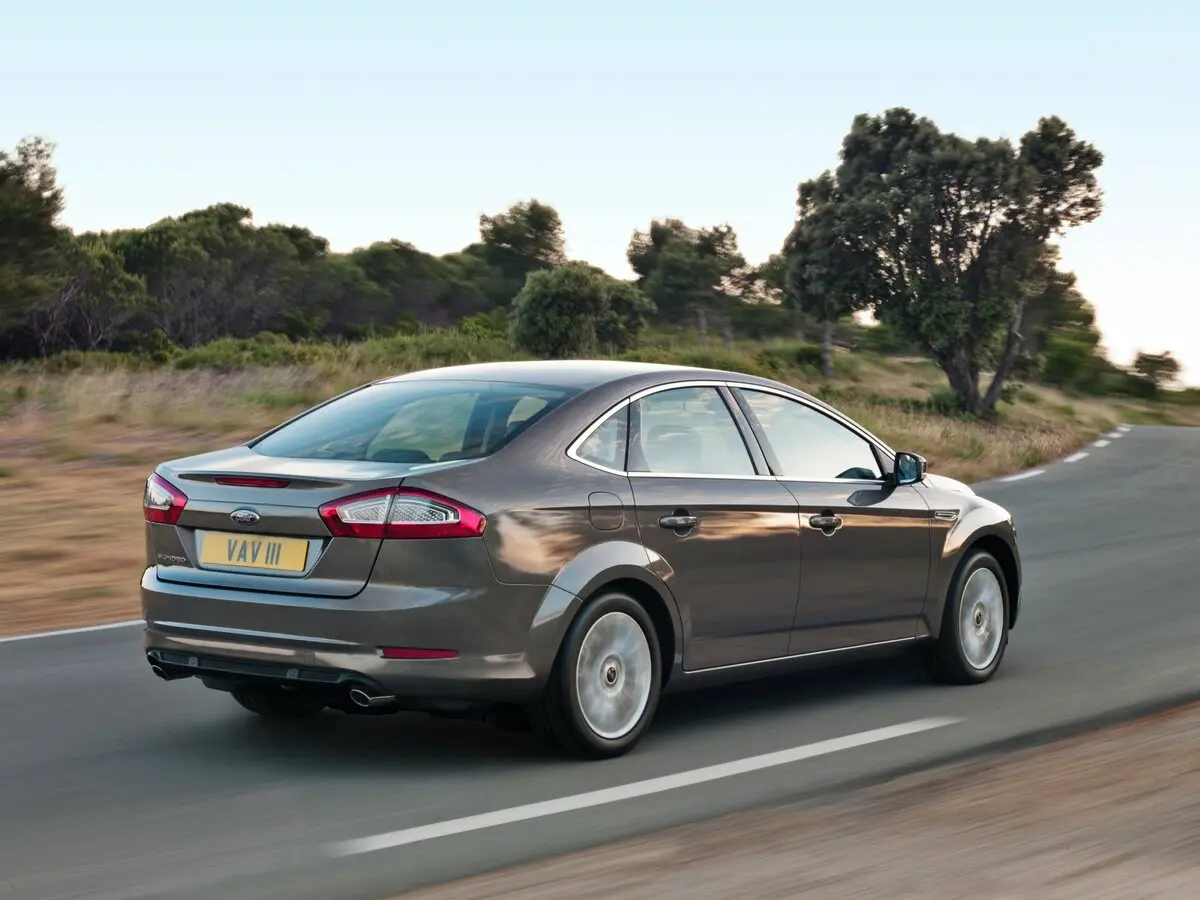 Ford Mondeo IV Рестайлинг Седан — фото 4