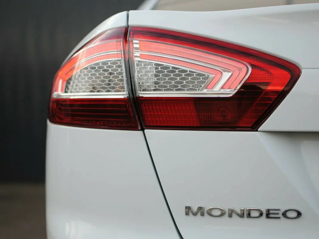 Ford Mondeo IV Рестайлинг Седан — фото 15