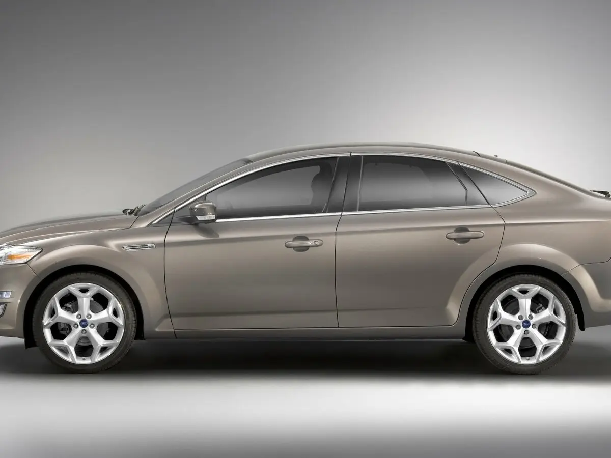 Ford Mondeo IV Рестайлинг Лифтбек — фото 2