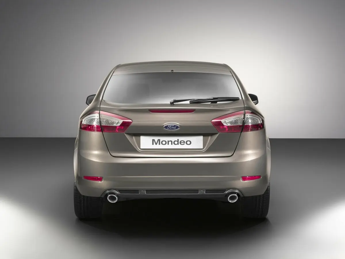 Ford Mondeo IV Рестайлинг Лифтбек — фото 4