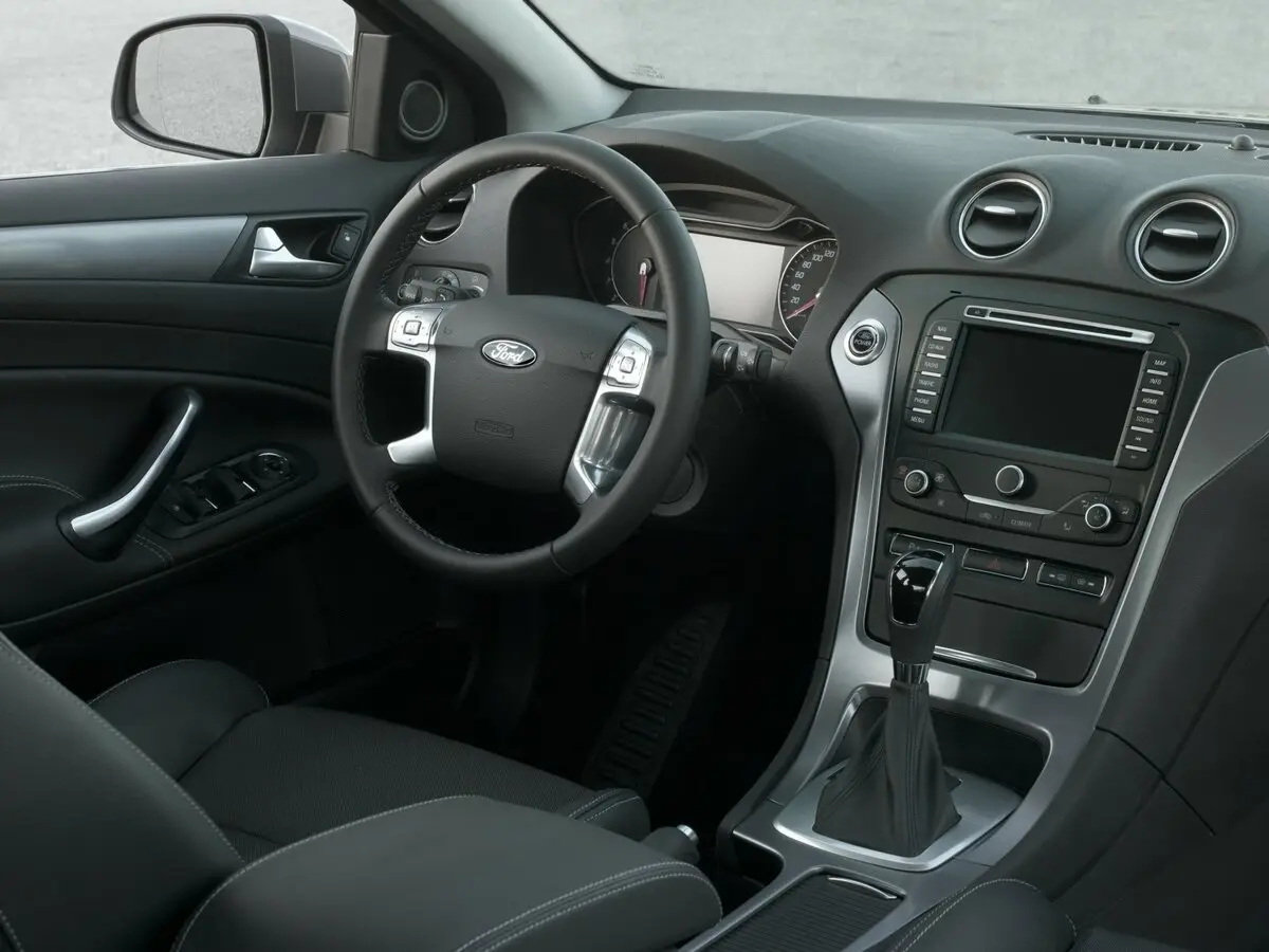 Ford Mondeo IV Рестайлинг Лифтбек — фото 7