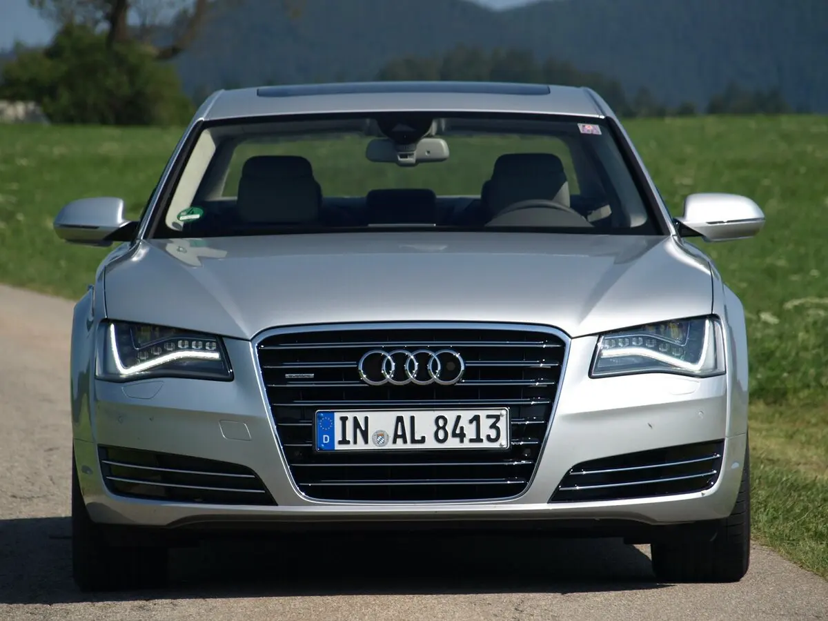 Audi A8 III (D4) Седан Long — 照片 3