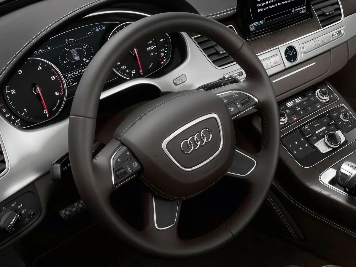 Audi A8 III (D4) Седан Long — 照片 9
