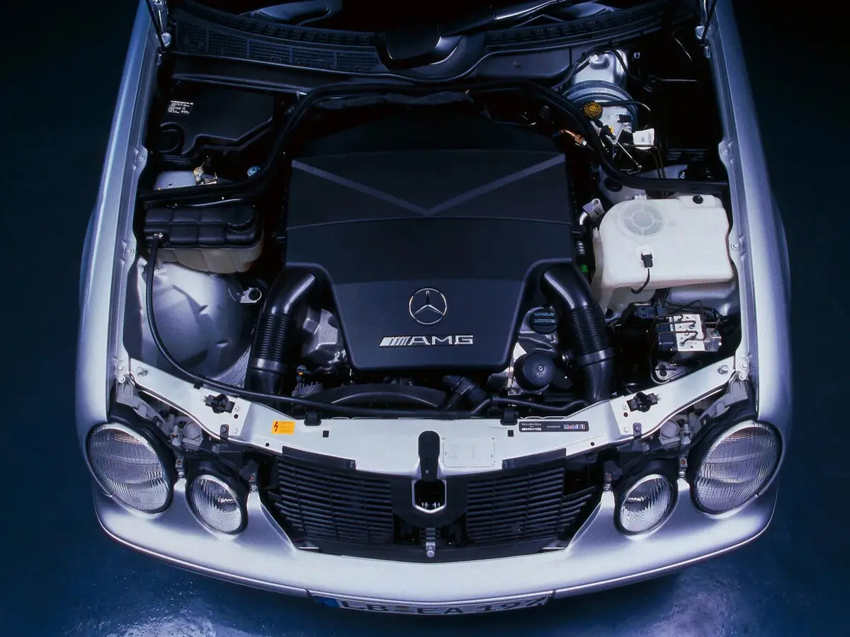 Mercedes-Benz CLK-Класс AMG I (W208) Рестайлинг Купе — сүрөт 4