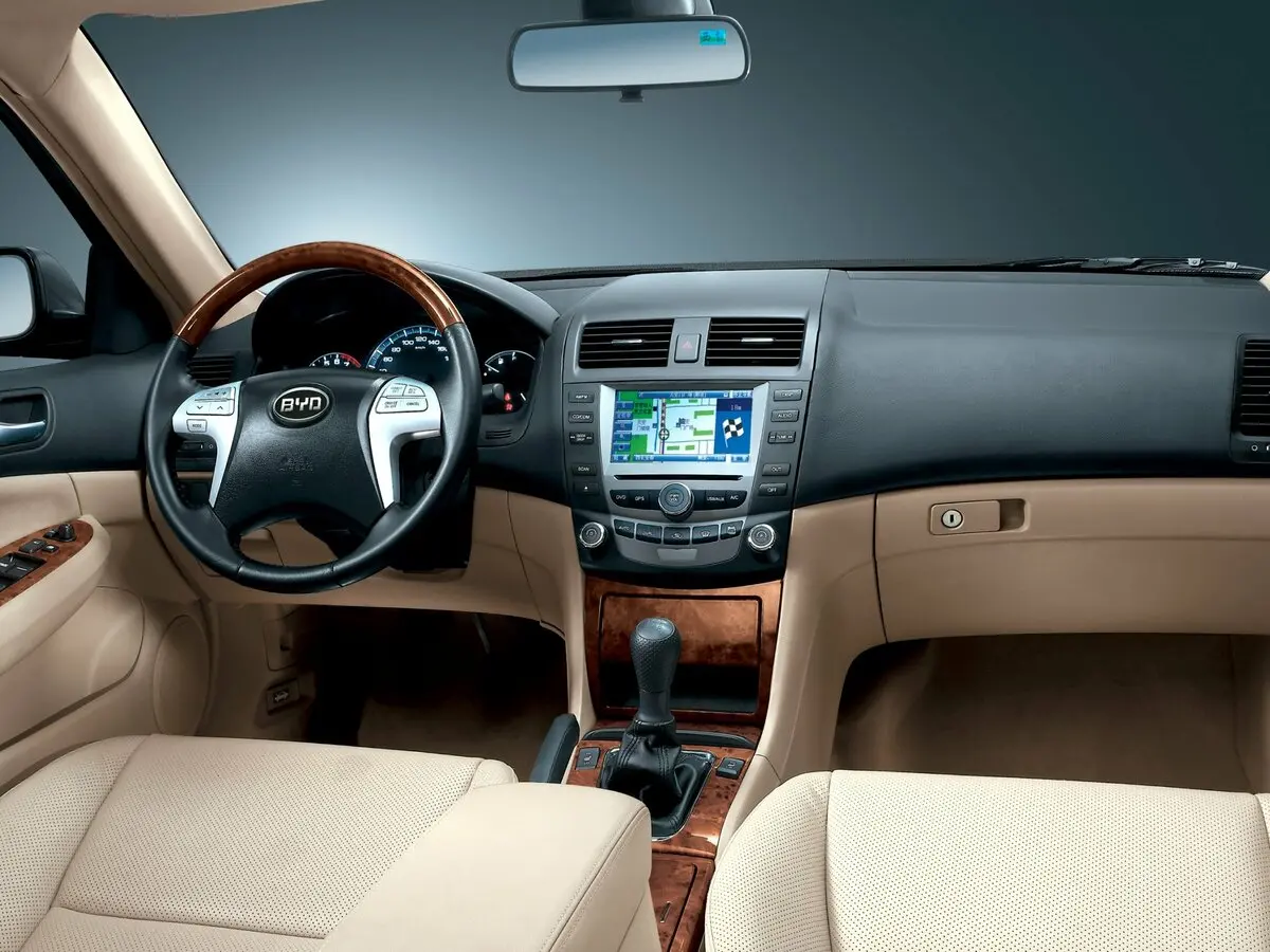 BYD F6 2007 – 2012 Седан — 照片 4