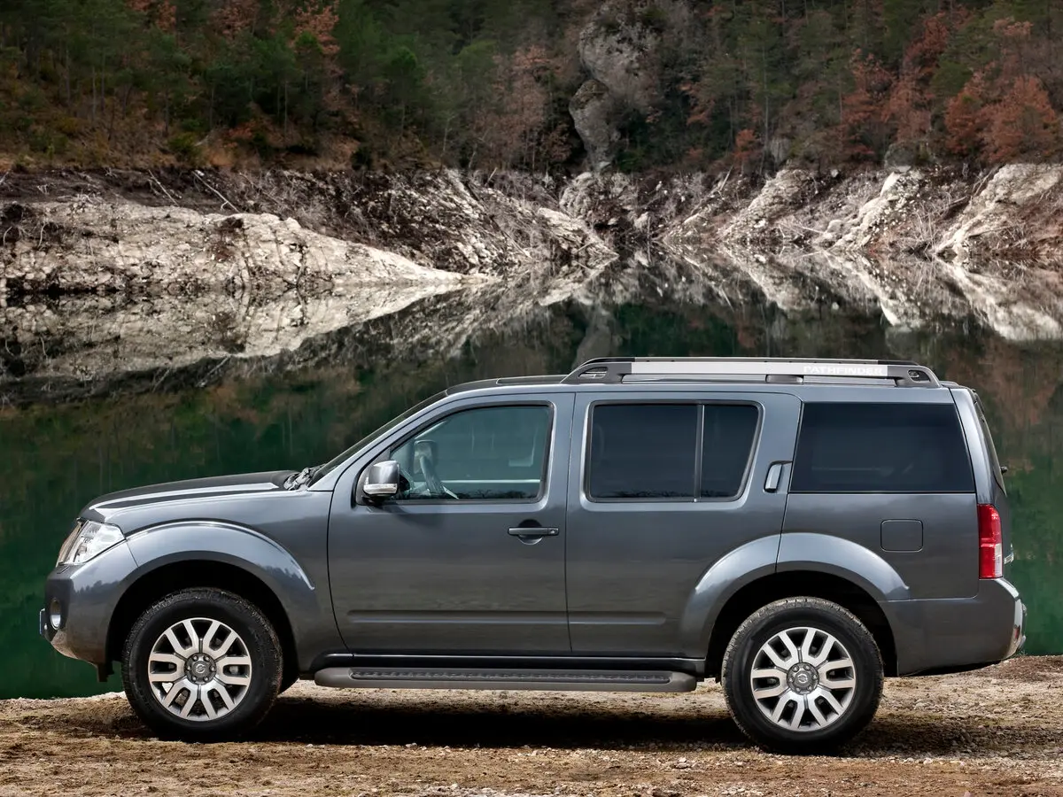 Nissan Pathfinder III Рестайлинг Внедорожник 5 дв. — фото 2