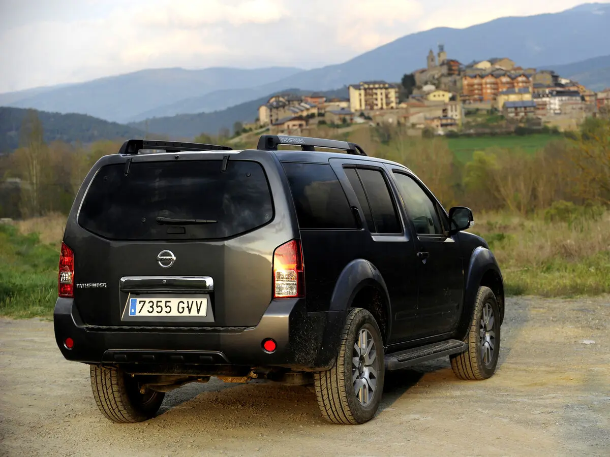 Nissan Pathfinder III Рестайлинг Внедорожник 5 дв. — фото 4